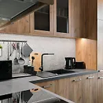 アパート Luxury 110m2 With Bathtub - Caka Street