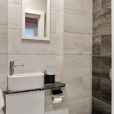Luxury 110m2 3-bedroom For 9 With Bathtub - Caka Street * Riga