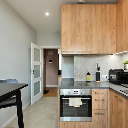 Apartment Families & Groups - 4 Bedrooms - Spacious 110m2 - Perfect Location Riga