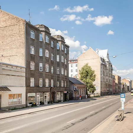 Dzīvoklis Luxury 110M2 Apartment With Bathtub - Caka Street Central