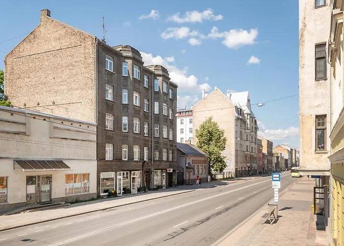 Dzīvoklis Luxury 110M2 Apartment With Bathtub - Caka Street Central